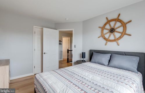 167 Alpine Dr, Leesburg VA 20175-6172 exterior