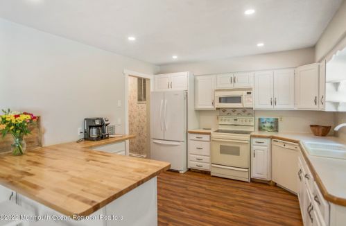 345 Princeton Ave, Berkeley Township NJ  08721-2321 exterior