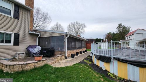 17 Briarwood Rd, Shrewsbury PA  17361-1801 exterior