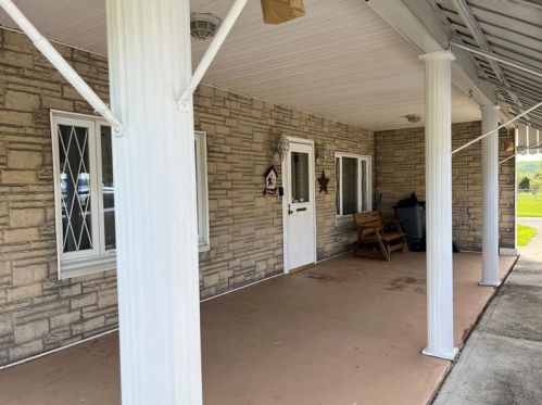 753 Skylark Dr, South Connellsville, PA 15425-1962