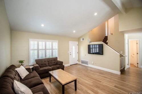29111 Quincy St, Santa Clarita, CA 91384-4513