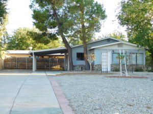 1024 Newgrove St, Lancaster, CA 93535-3330