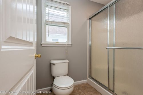 317 Pine St, Middletown NJ  07748-5545 exterior