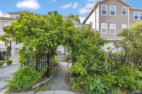 102 Broughton Ave, Bloomfield NJ  07003-3989 exterior