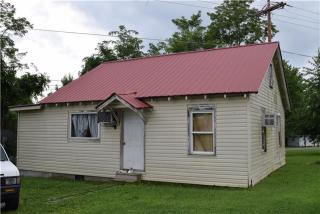 3003 Ray St, Westmoreland, TN 37186-2041