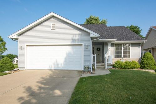104 Blairsferry Xing, Hiawatha, IA 52233-7915