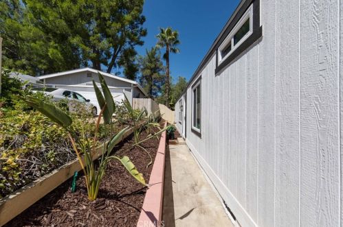 33347 Harvest Way, Wildomar CA 92595-9118 exterior