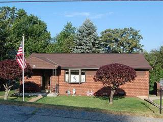 25 Suffolk Dr, Moon Twp, PA 15108-3513