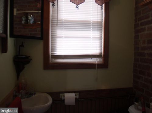 35 Fairview Ave, Lansdale PA 19446-2639 exterior