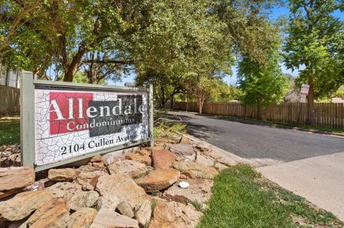 2104 Cullen Ave, Austin TX  78757-2465 exterior