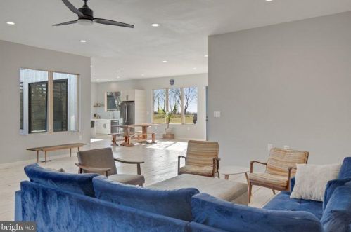 39744 Mount Gilead Rd, Leesburg VA 20175-6712 exterior