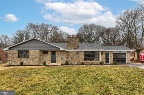 107 Sycamore Dr, Mount Holly Springs, PA 17065-1820