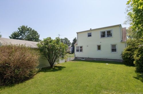 18 Wayland Rd, Milford CT  06460-4534 exterior