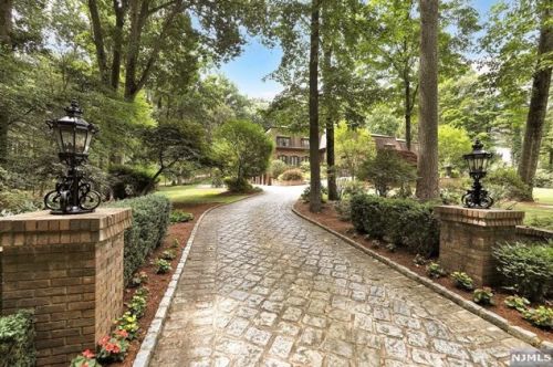 5 Glenwood Dr, Upper Saddle River, NJ 07458-3303