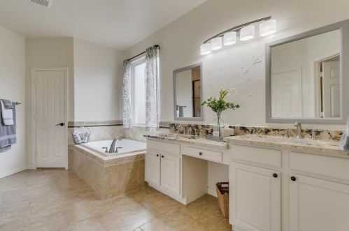 2612 Ruby Crest Ct, Lewisville TX  75022-7857 exterior