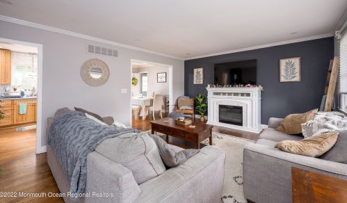 5 Adams Dr, Bricktown NJ 08724-3253 exterior