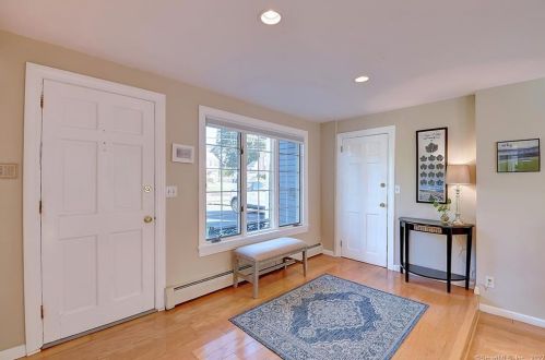 1917 Asylum Ave, Hartford, CT 06117-3061
