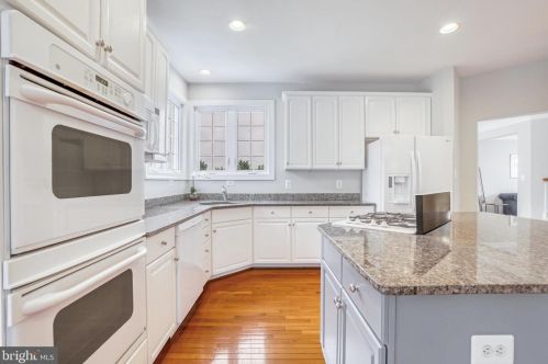 42104 Glynn Tarra Pl, Leesburg VA  20176-5478 exterior