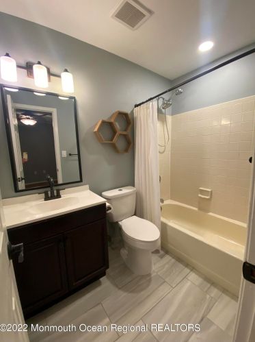 11 Duncan Way, East Freehold NJ  07728-4349 exterior