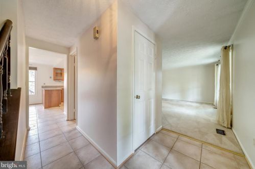 1304 Cold Harbor Ct, Herndon VA 20170-2018 exterior