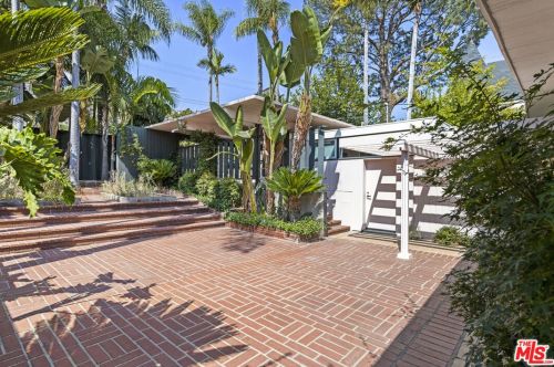 268 Kenneth Rd, Glendale CA  91202-1439 exterior