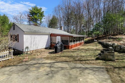 6 Happy Hollow Rd, Danville NH  03819-3100 exterior