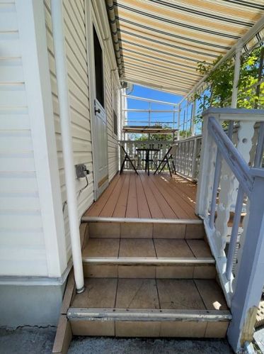 10 Anthony Ct, Copiague, NY 11726-3844