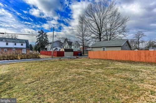 423 Market St, Highspire PA  17034-1415 exterior