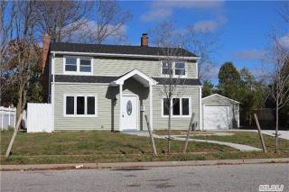 7 Salem Ln, Plainedge, NY 11756-2712