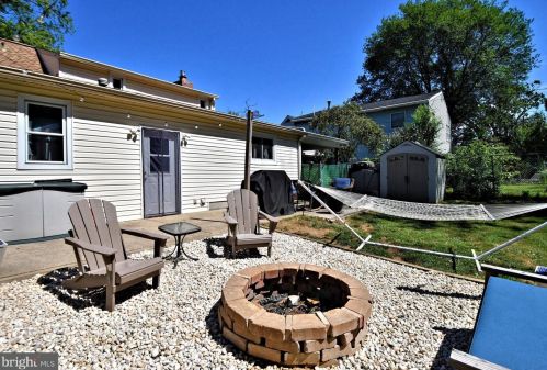 311 Independence Rd, Norristown PA  19403-4021 exterior