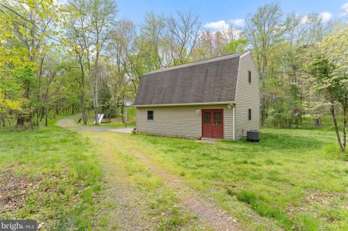 10085 Fox Hound Dr, Nokesville VA  20181-1431 exterior