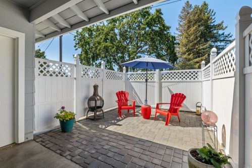 235 Grove Ave, Santa Rosa CA  95409-3813 exterior