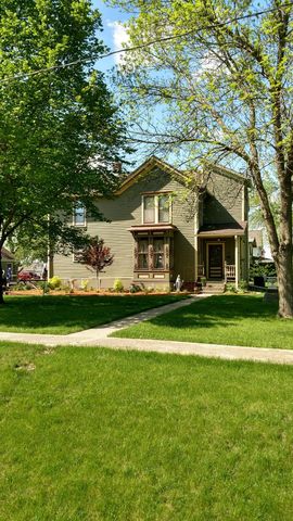 423 10th St, Correctionville, IA 51016-1043