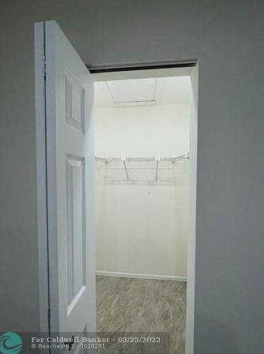 9667 15 Ct, Hollywood FL 33024-4429 exterior