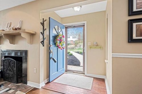 289 Inglewood Dr, Pittsburgh, PA 15228-1507