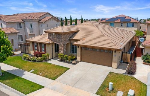767 Red Barn Pl, Lathrop CA  95330-8975 exterior