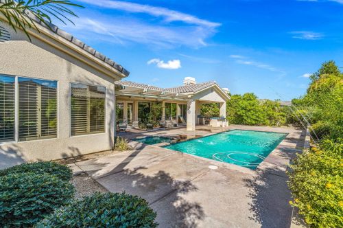 2 King Edward Ct, Rancho Mirage CA  92270-1621 exterior