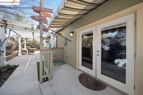 9744 Golden Sky Way, Gilroy CA  95020-9663 exterior