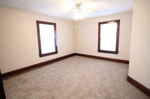 35 Lincoln Ave, London OH  43140-1579 exterior