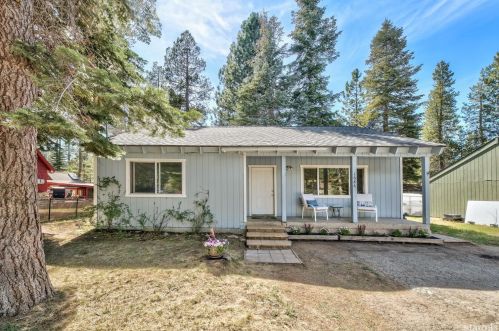 1686 Arapahoe St, South Lake Tahoe, CA 96150-5271