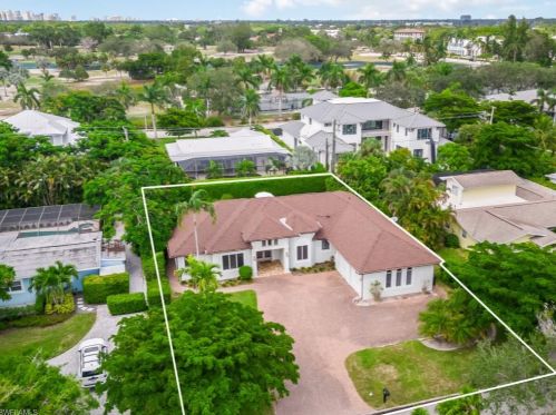 757 7th Ave, Naples, FL 34102-5344