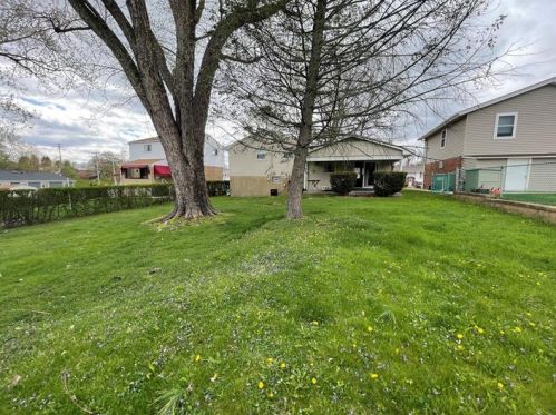 4668 Marina Dr, Whitaker, PA 15120-2980