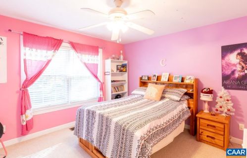11 Shiloh Ct, Bybee VA  22963-3217 exterior