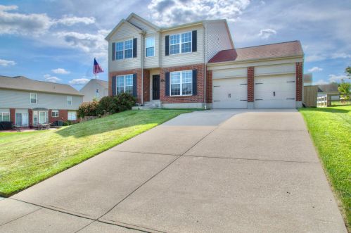 1733 Greatwood Dr, Florence KY  41042-8121 exterior