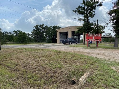 213 Still Forest Dr, Lost Pines, TX 78612-3246