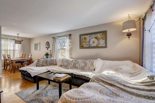 17755 Steven Dr, Waukesha, WI 53146-4645