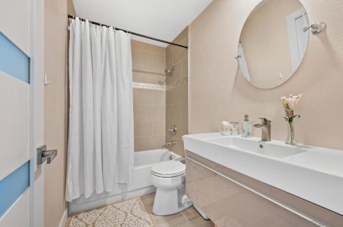 6829 Pear Tree Dr, Carlsbad CA  92011-3937 exterior