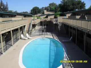 1390 Creekside Dr, Walnut Creek CA  94596-5761 exterior