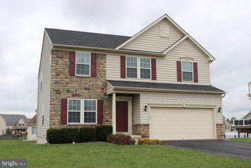 133 Dove Dr, Gilbertsville, PA 19525-8113