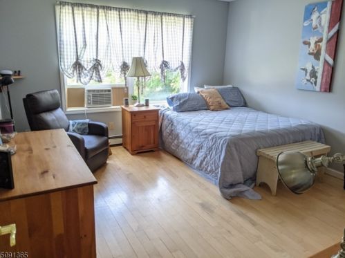 8 Glory Ln, Wantage NJ  07461-3233 exterior